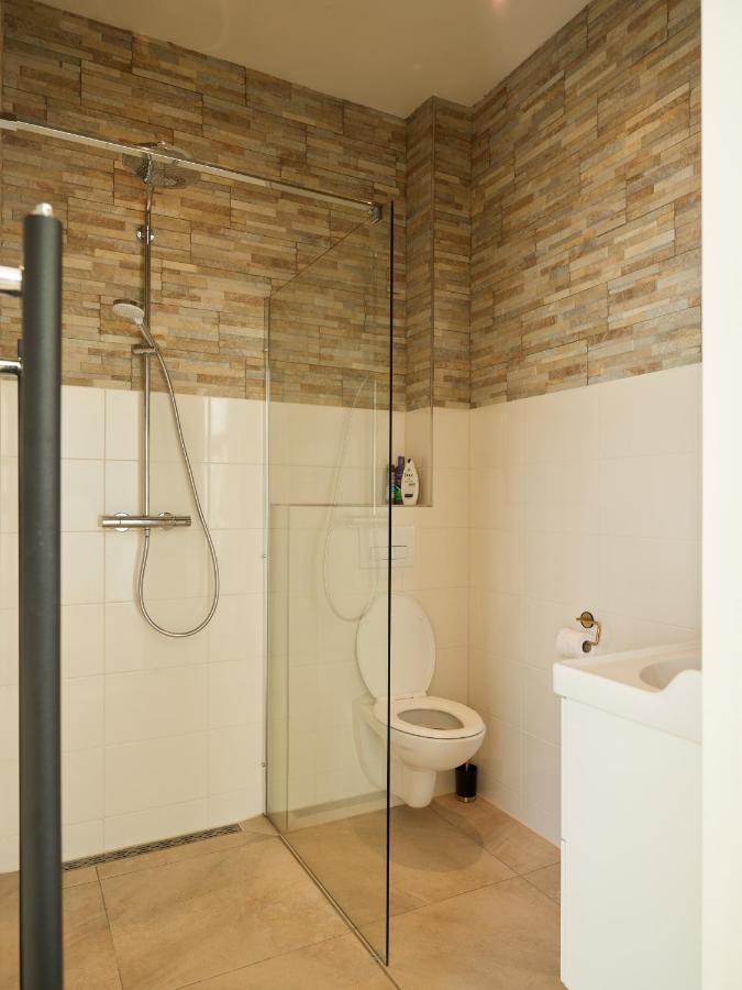 Sea Street 32 Apartment
